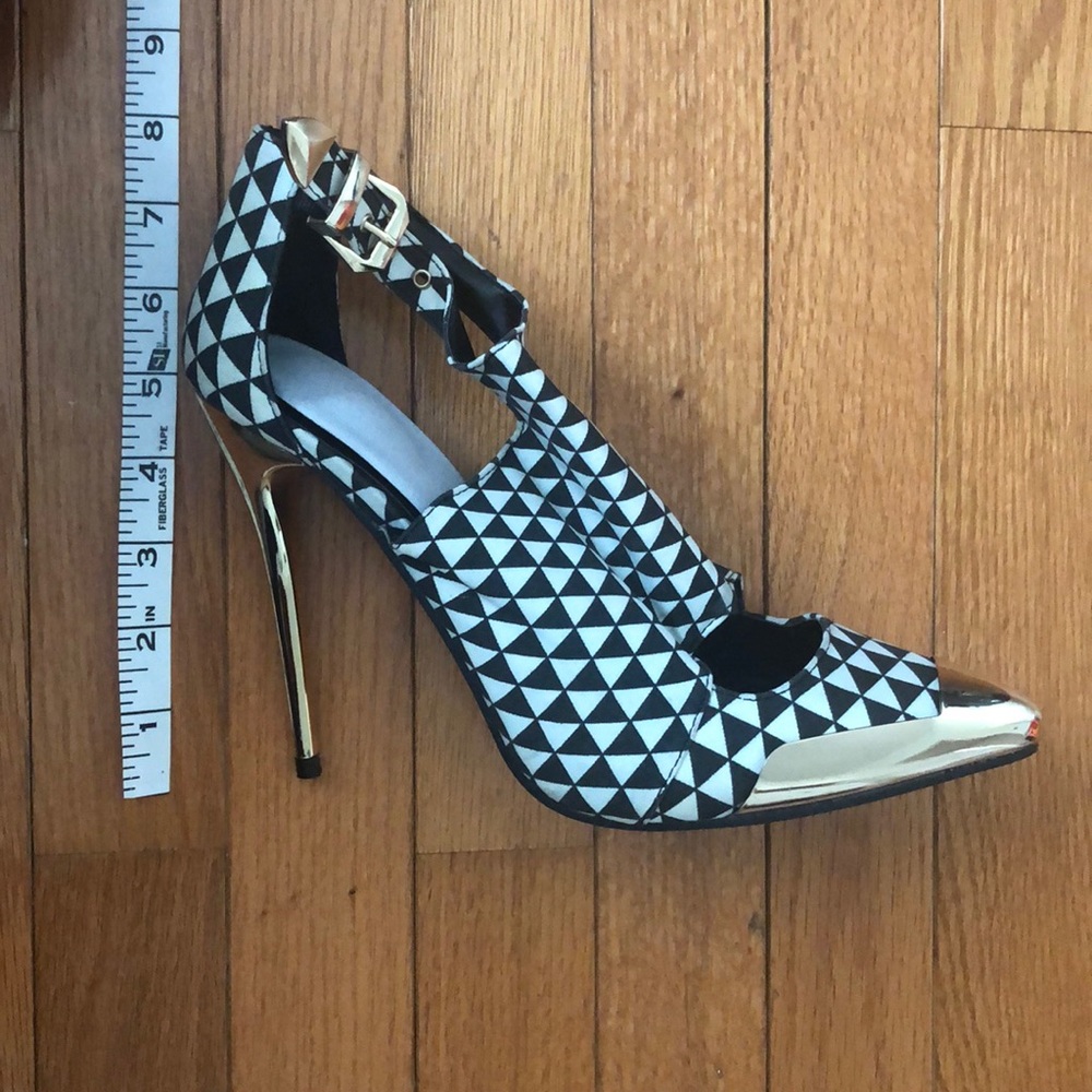 Stylish Heels - Picture 3 of 4